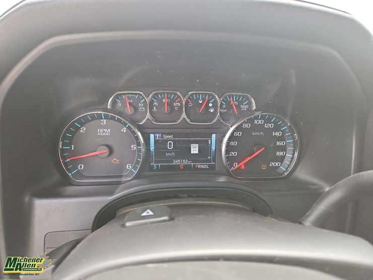 2017-chevrolet-silverado-1500-image-21