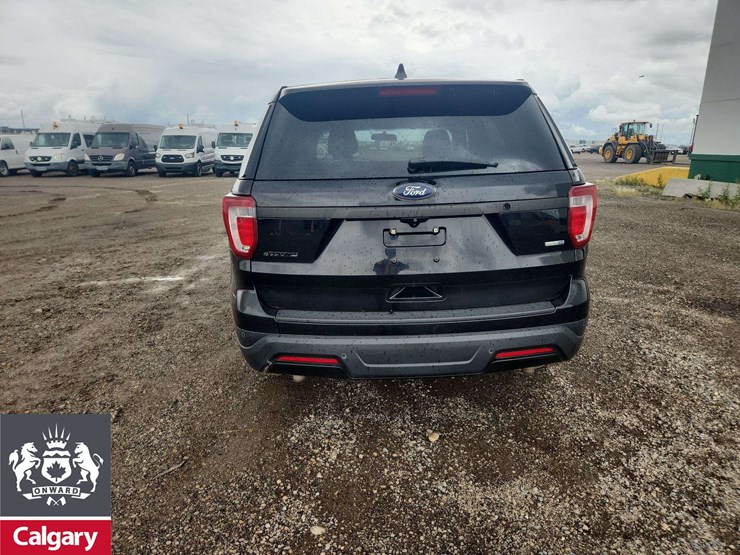 2019-ford-explorer-image-7