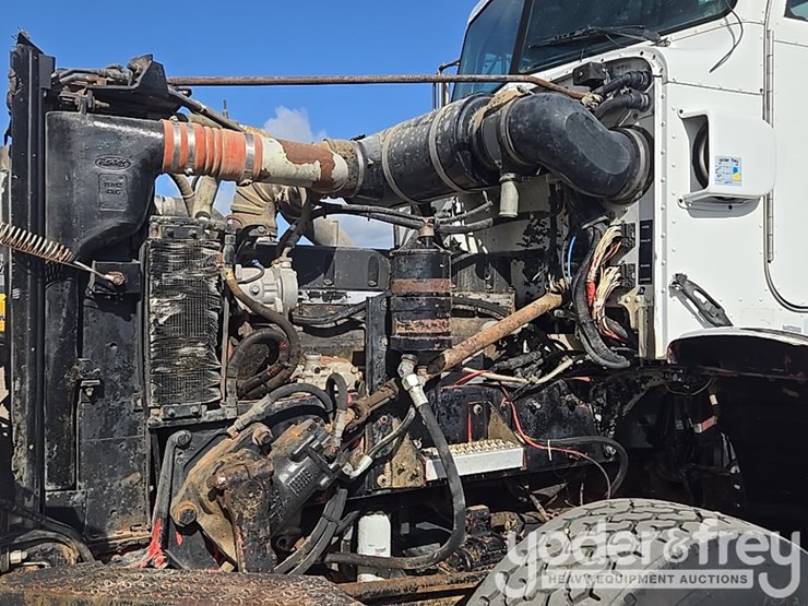 1999-peterbilt-357-image-48