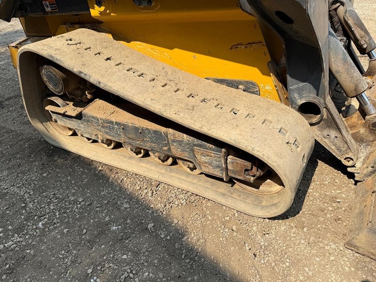 2019-deere-333g-image-12