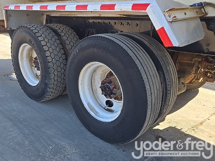 1999-peterbilt-357-image-14
