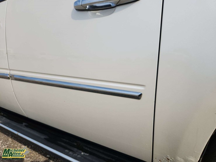 cadillac-escalade-esv-image-54