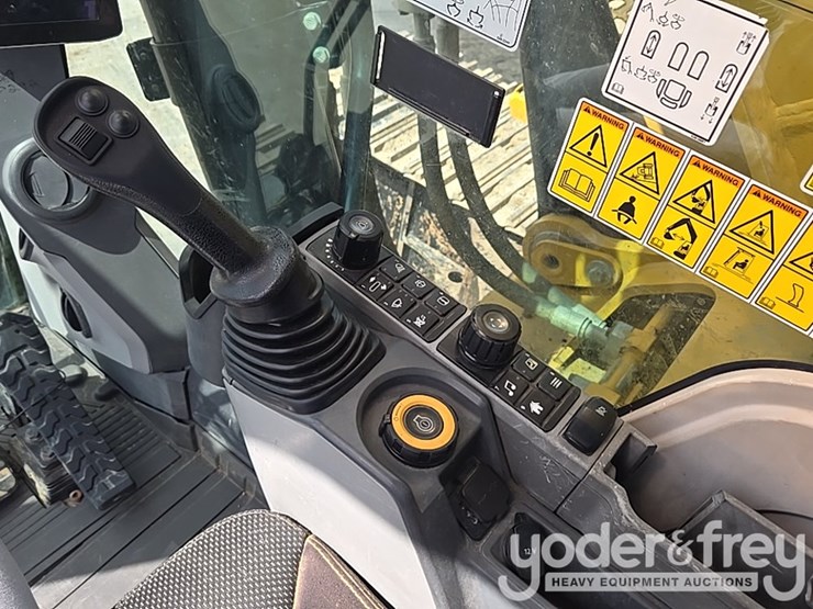 2019-caterpillar-336-image-75