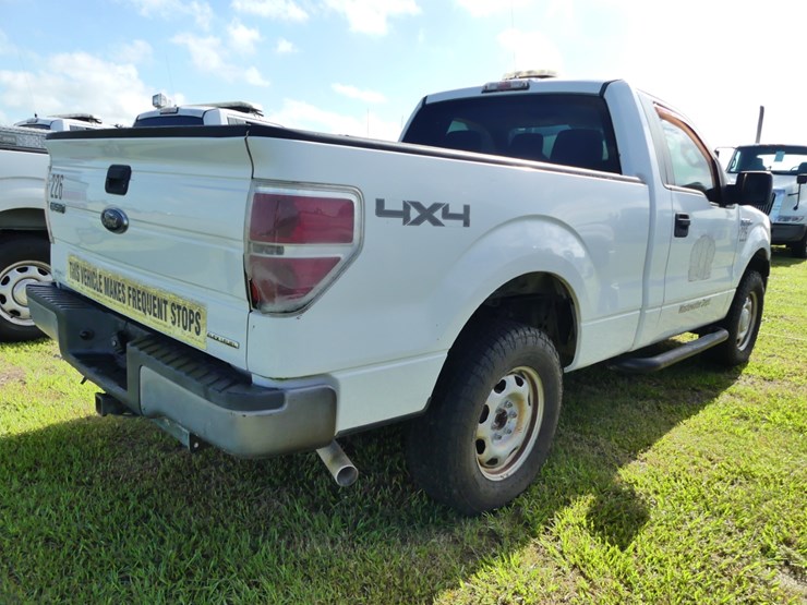 2013-ford-f150-xl-image-3