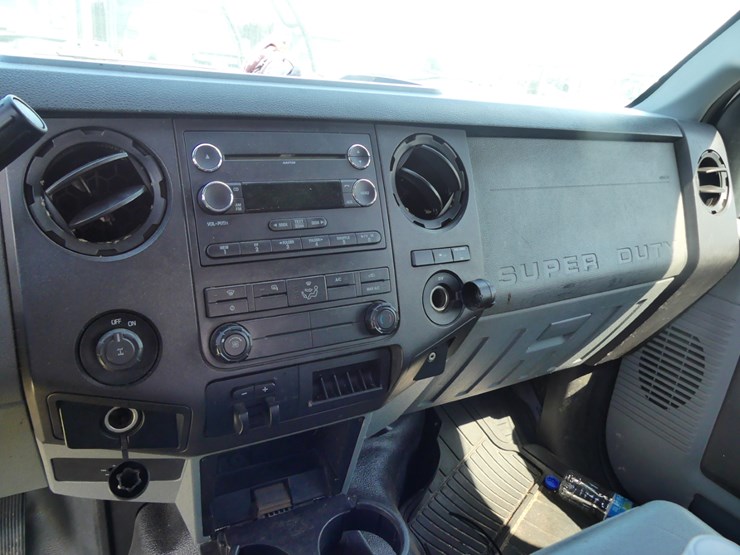 2011-ford-f250-xl-image-15