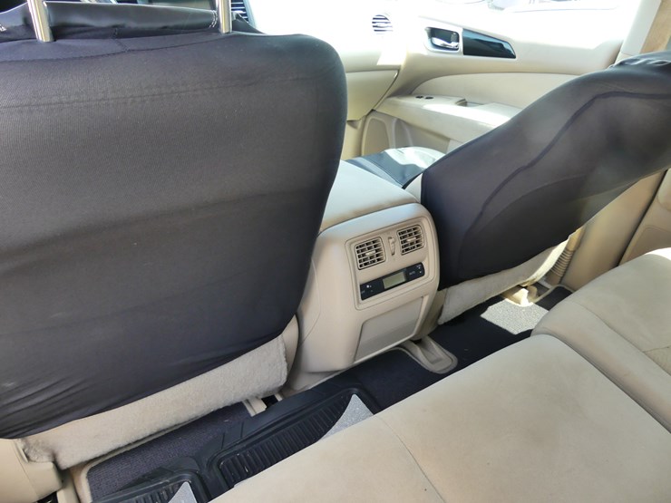 2014-nissan-pathfinder-image-12