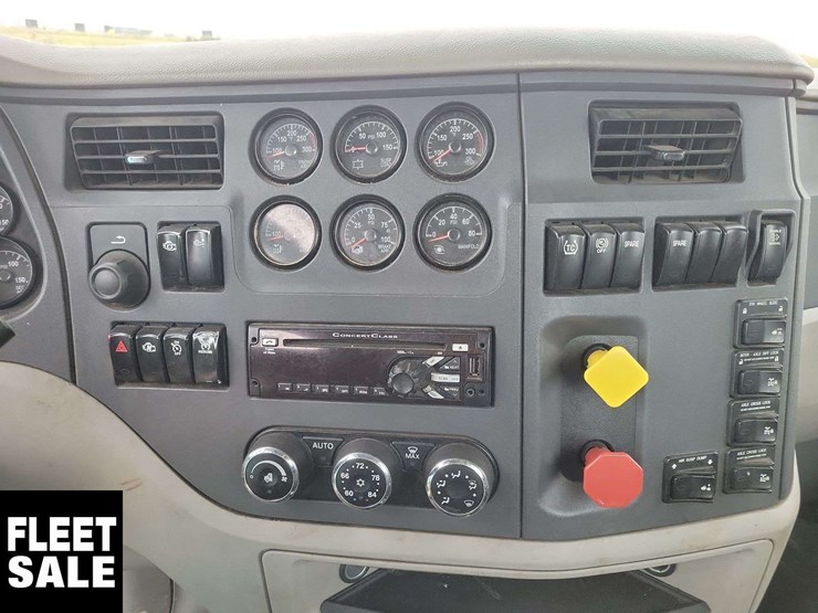 2018-peterbilt-579-image-21