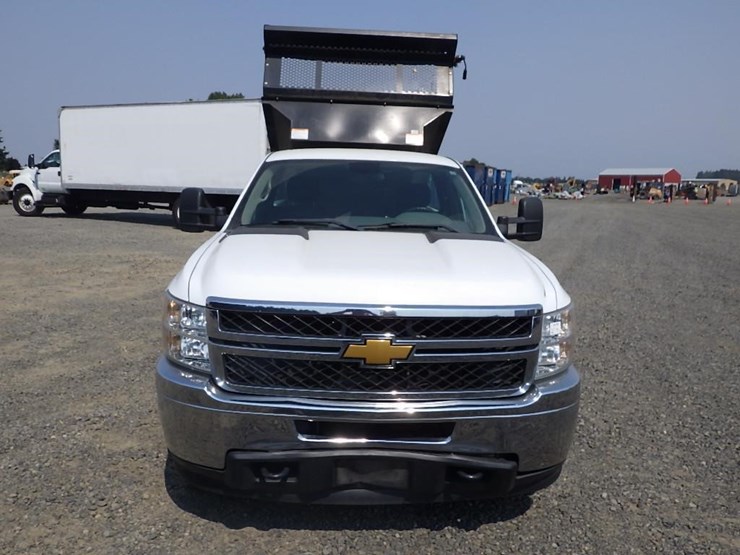 2013-chevrolet-2500-image-8