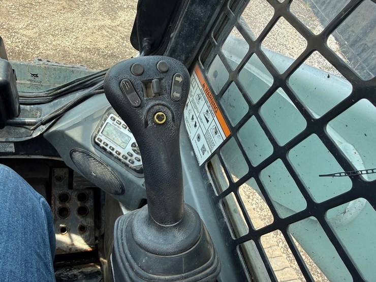 2021-bobcat-t770-image-21
