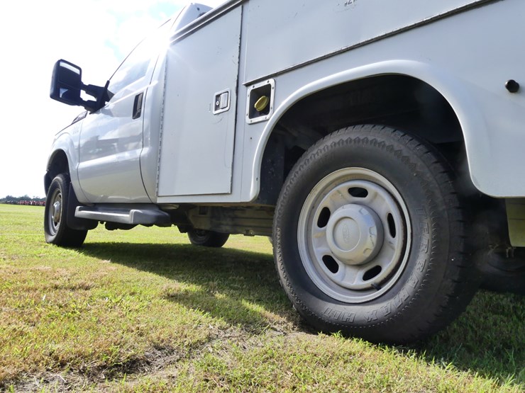 2011-ford-f250-xl-image-5