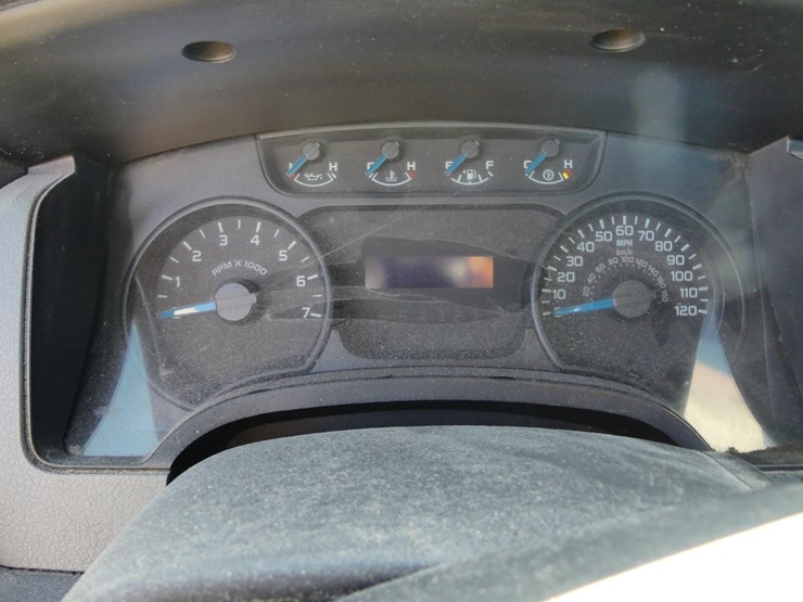 2014-ford-f150-xl-image-15