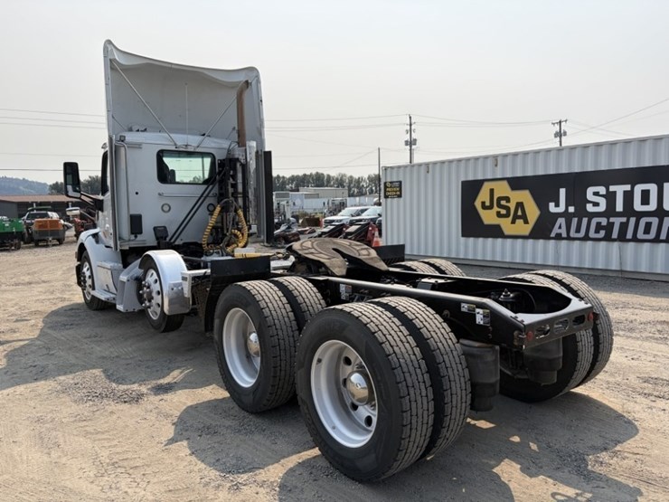 2020-peterbilt-579-image-6