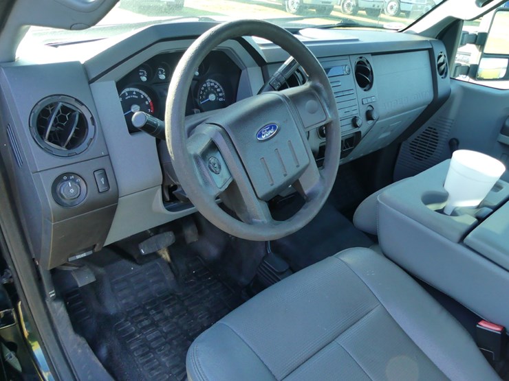 2016-ford-f250-xl-image-10