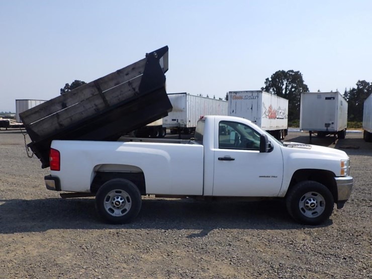 2013-chevrolet-2500-image-6
