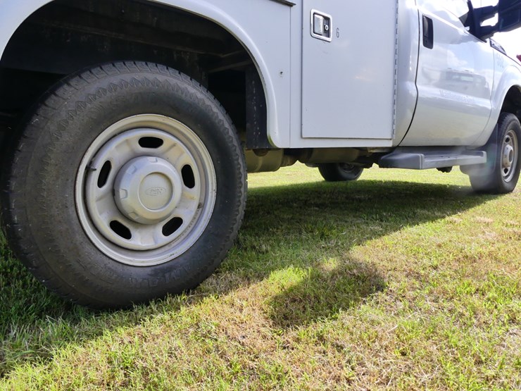 2011-ford-f250-xl-image-6