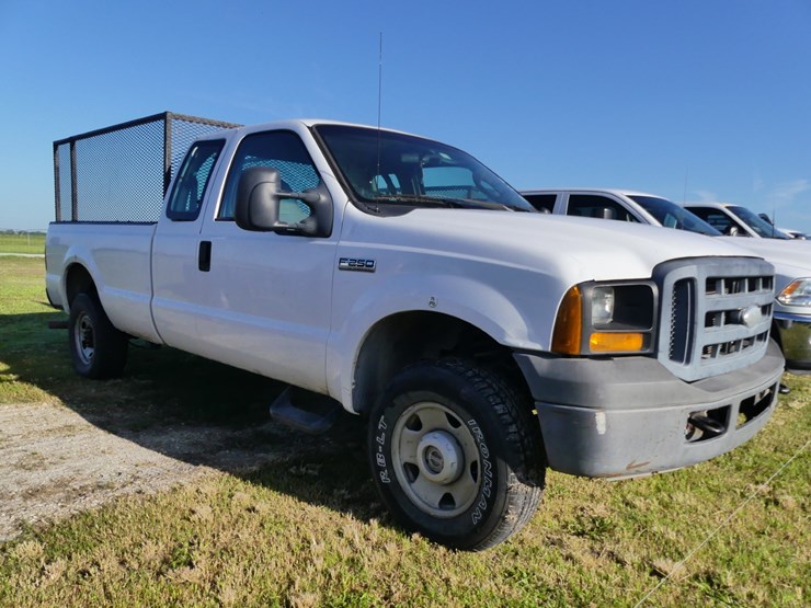2006-ford-f250-xl-image-2