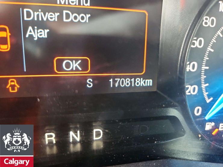 2019-ford-explorer-image-19