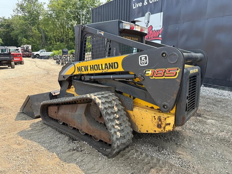 new-holland-c185-image-2