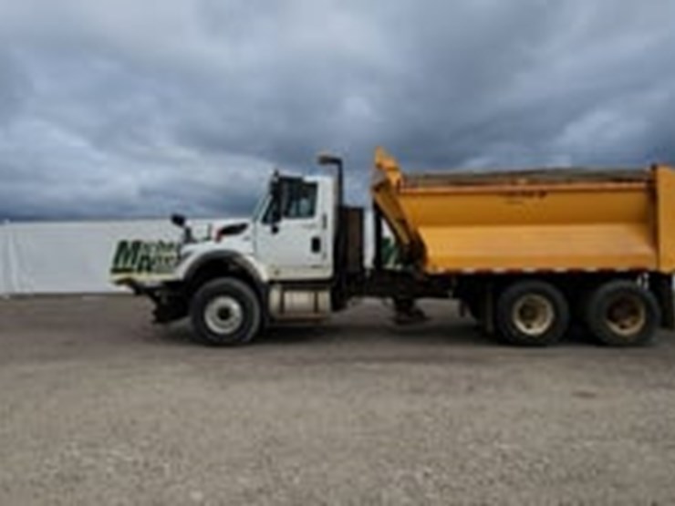 international-workstar-7500-image-5
