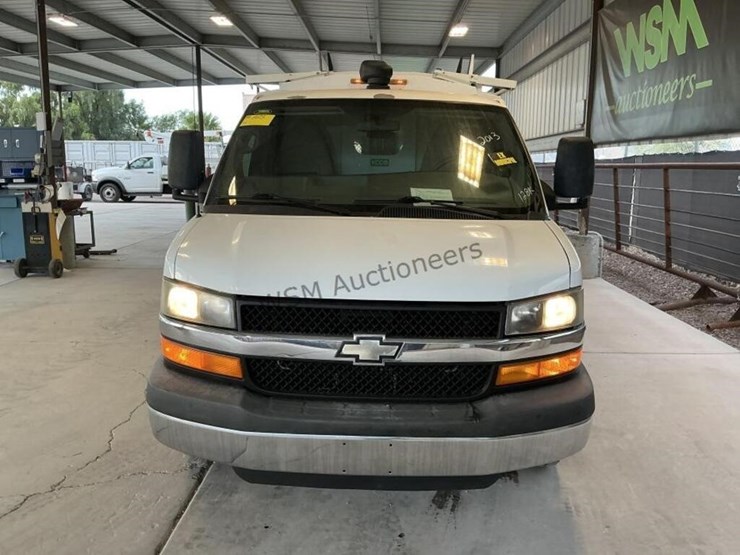 2013-chevrolet-express-3500-image-3