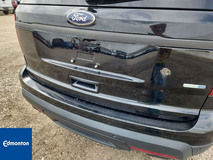 2015-ford-explorer-image-43