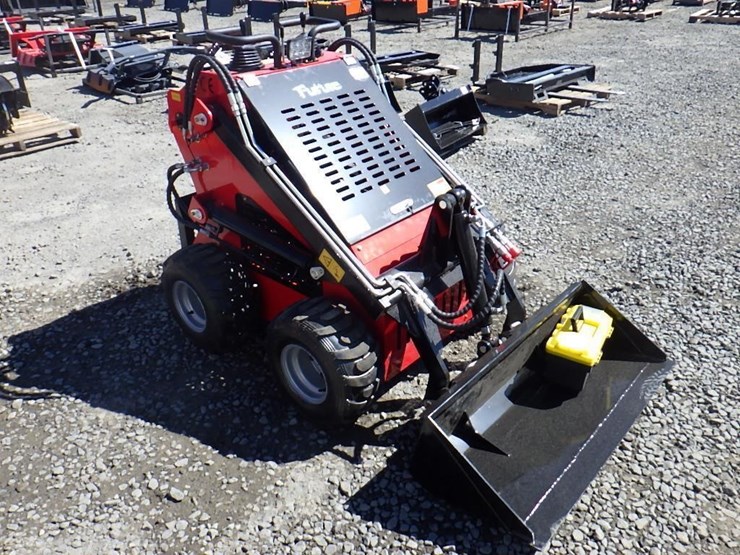 2026-future-323tz-skid-steer-loader-image-4