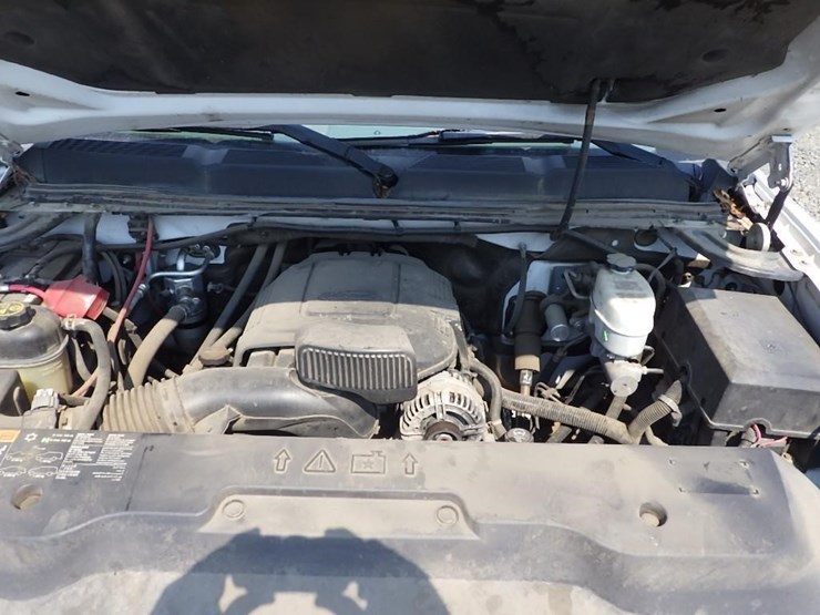 2013-chevrolet-2500-image-25