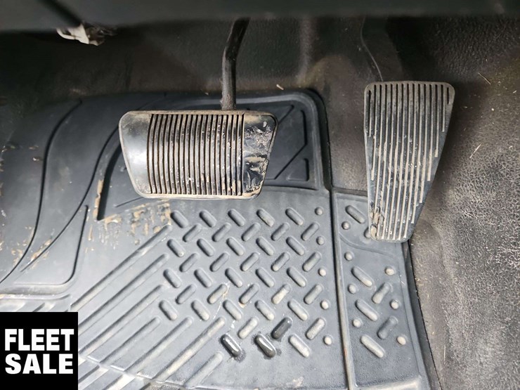2015-dodge-1500-image-25