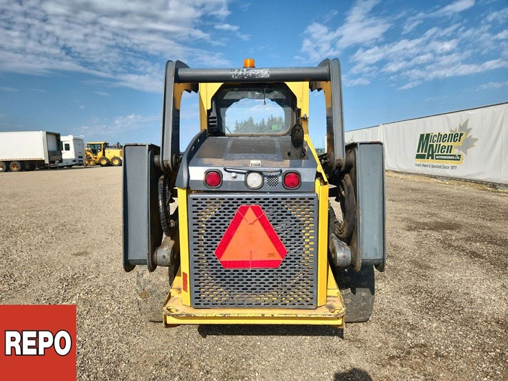 deere-326d-image-4