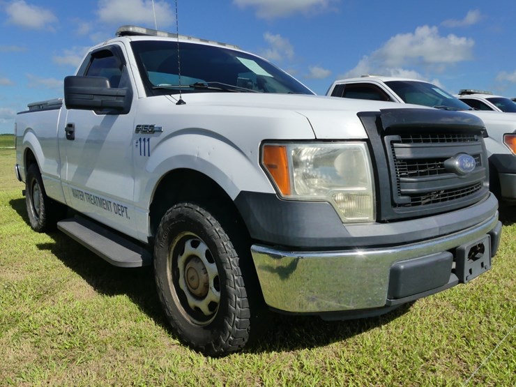 2014-ford-f150-xl-image-2