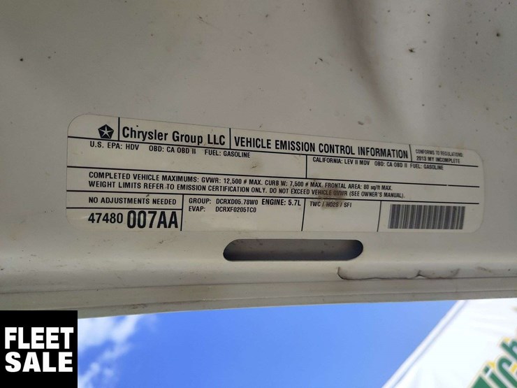 2013-dodge-3500-image-32