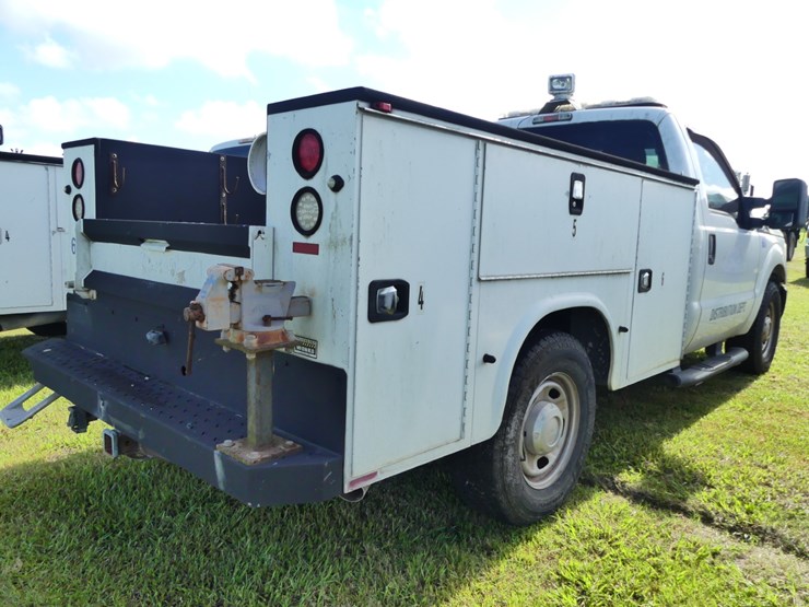 2016-ford-f250-xl-image-3