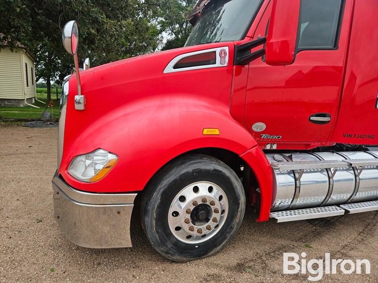 2015-kenworth-t660-image-11