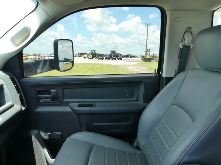 2014-dodge-ram-5500-image-16