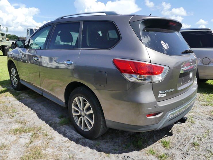 2014-nissan-pathfinder-image-4