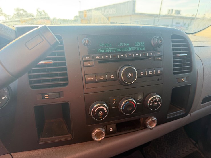 2011-gmc-sierra-1500-image-12