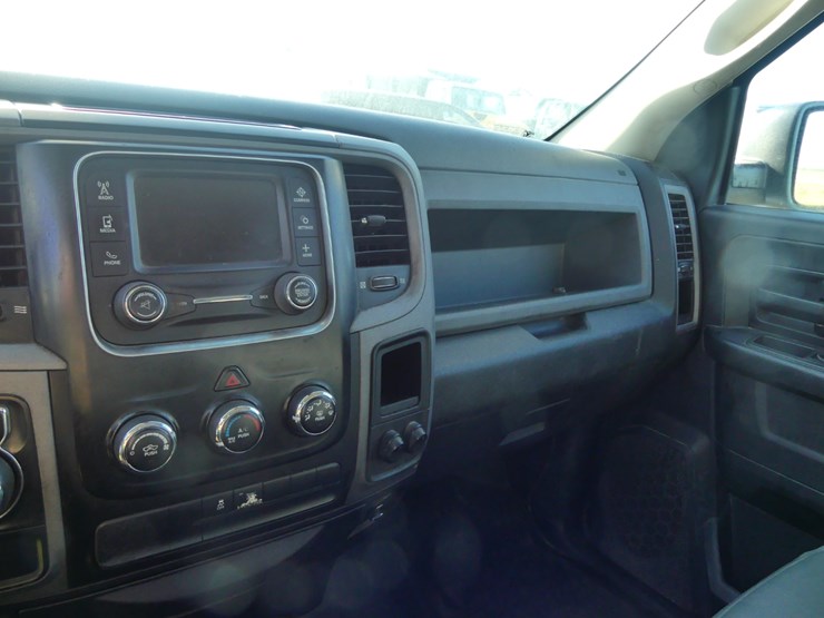 2016-dodge-ram-1500-image-16