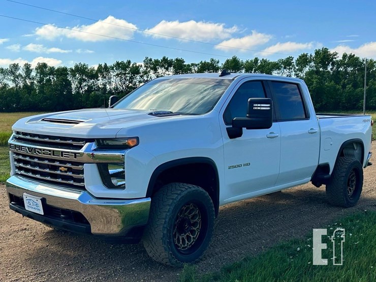 2021-chevrolet-silverado-2500hd-lt-image-1