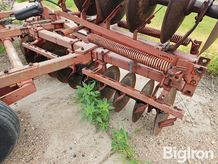 massey-ferguson-620-image-14