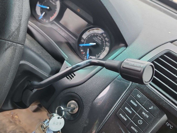 2016-ford-explorer-image-15