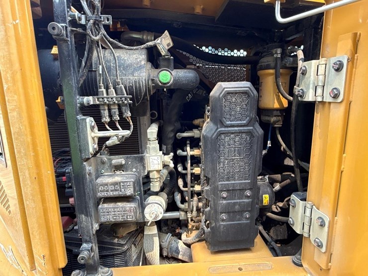 2023-caterpillar-306-cr-image-15