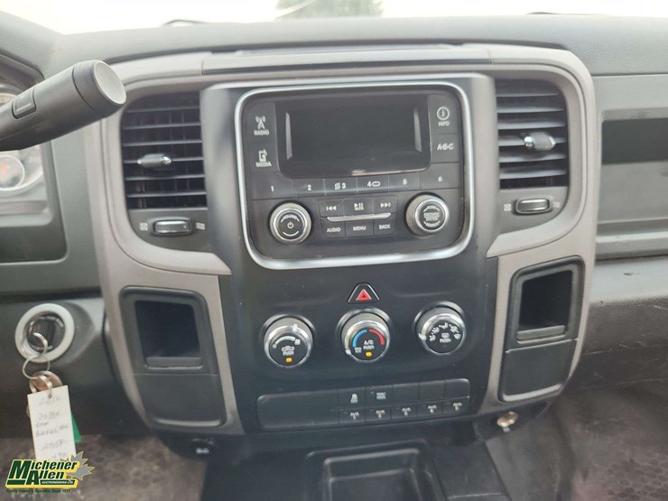 2016-dodge-3500-image-18
