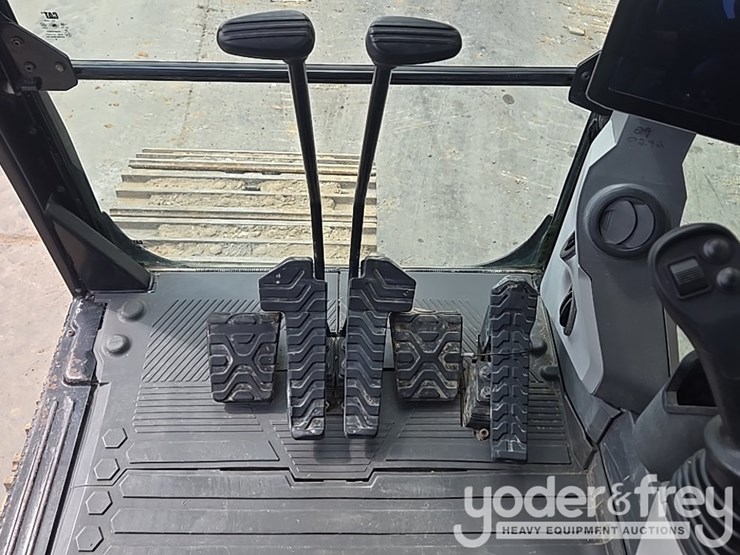 2019-caterpillar-336-image-74