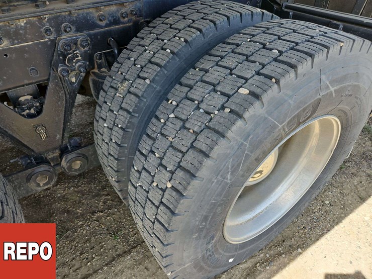 2020-kenworth-w990-image-38