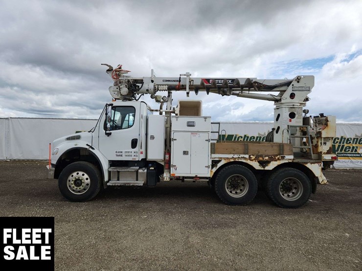 2013-freightliner-m2-106-image-6