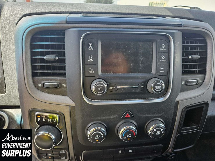 2019-ram-1500-classic-image-9