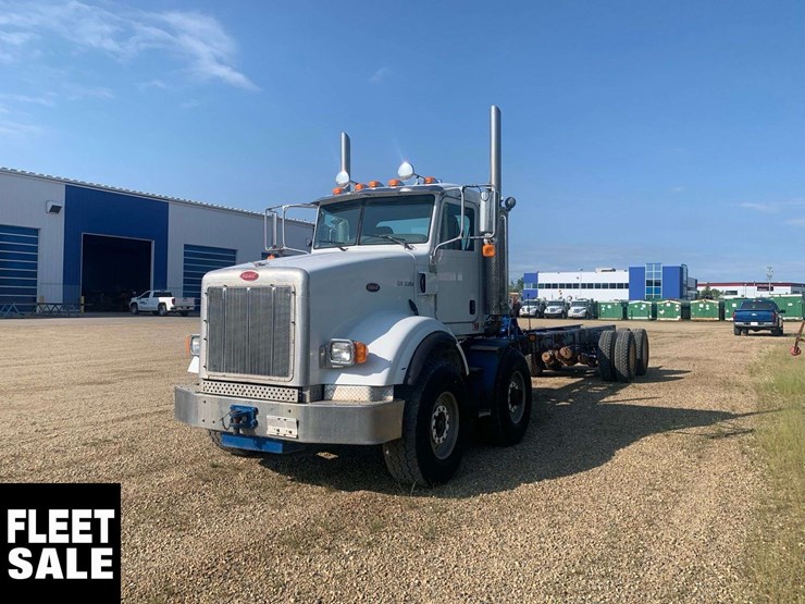 2007-peterbilt-378-twin-steer-t/a-cab-&-chassis-image-1