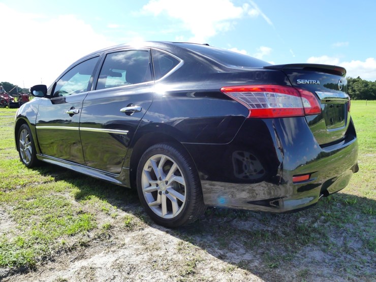 2015-nissan-sentra-image-4