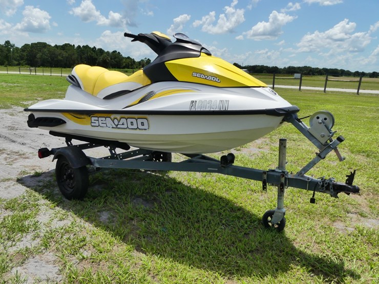 2007-seadoo-jet-ski-image-2