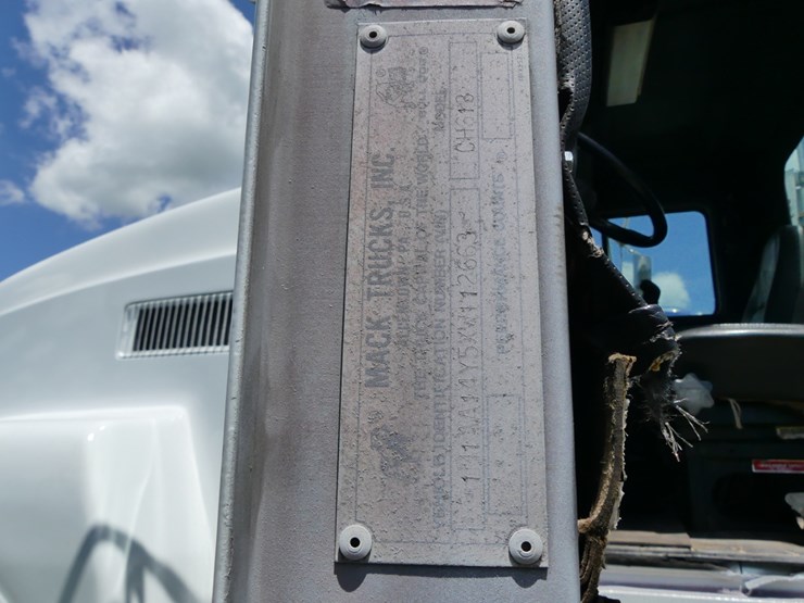 1999-mack-ch613-image-19